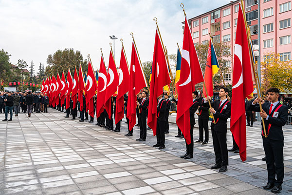 Yeni Cumhuriyet Meydanı
