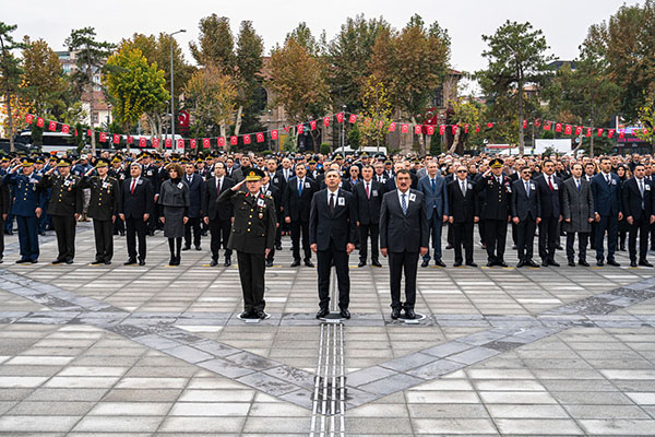 Yeni Cumhuriyet Meydanı
