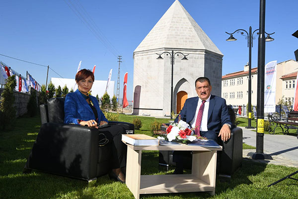 Tarihi Eserlerimize Sahip Çıkıyoruz. Usta Şagirt Kümbeti.